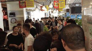 吃瓜群众看热闹吃饭,热闹饭局背后的故事