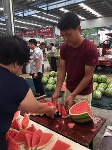 贵州公安吃瓜群众事件,网络舆论与执法边界的风波