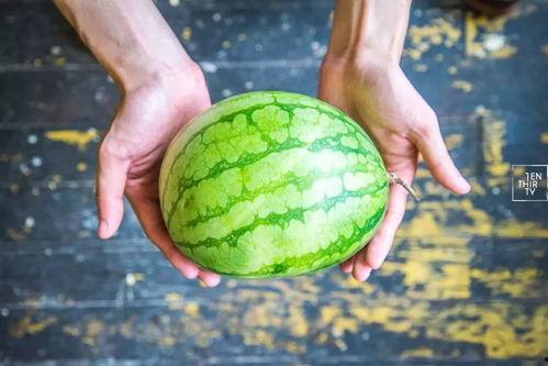 江阴吃瓜群众,揭秘当地热门话题背后的故事